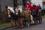 Umzug der Weihnachtsmänner am 24. Dezember 2013 in Horstdorf